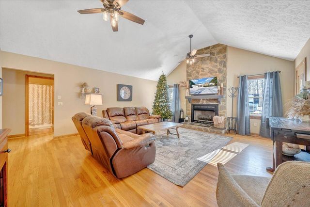 225 Dillard LN, Rocky Mount, VA 24151