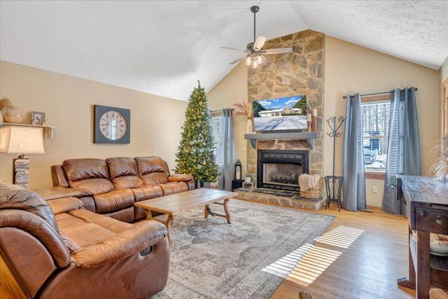 225 Dillard LN, Rocky Mount, VA 24151