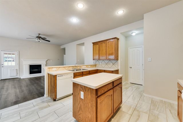 4936 Mccauley Drive, Fort Worth, TX 76244