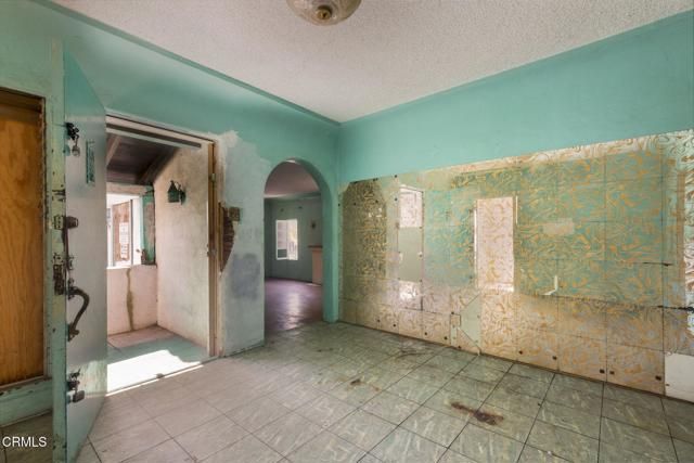 4523 W 18th Street, Los Angeles, CA 90019