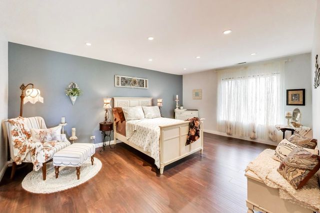 950 E Wilmette Road 405, Palatine, IL 60074