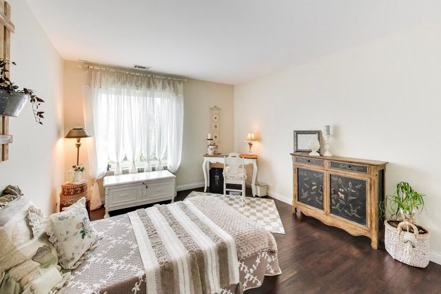 950 E Wilmette Road 405, Palatine, IL 60074