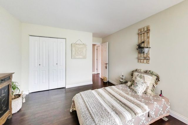 950 E Wilmette Road 405, Palatine, IL 60074