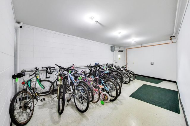 950 E Wilmette Road 405, Palatine, IL 60074