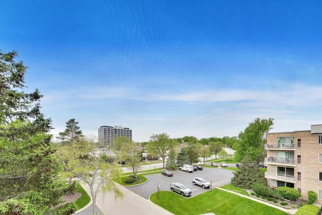950 E Wilmette Road 405, Palatine, IL 60074