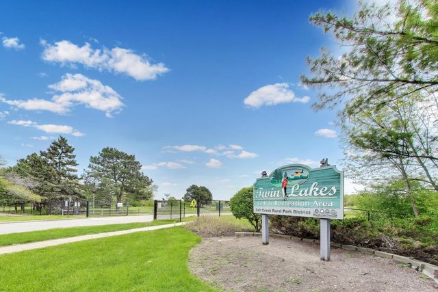 950 E Wilmette Road 405, Palatine, IL 60074