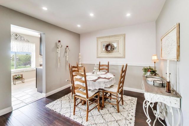 950 E Wilmette Road 405, Palatine, IL 60074