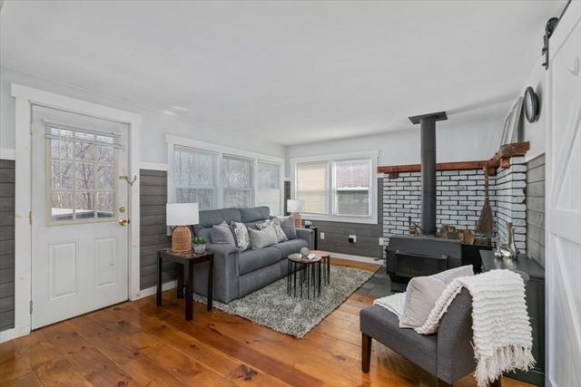 51 Superior Ave, Dracut, MA 01826