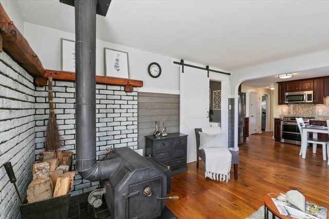 51 Superior Ave, Dracut, MA 01826