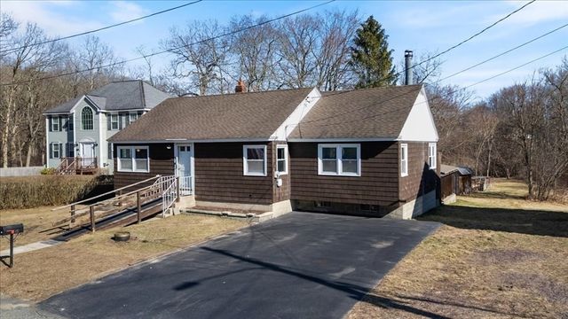 51 Superior Ave, Dracut, MA 01826