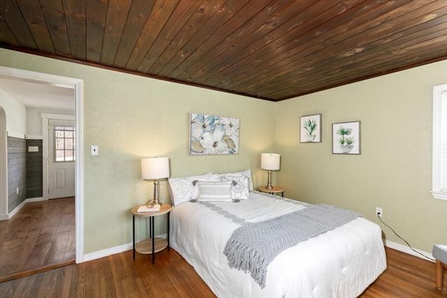 51 Superior Ave, Dracut, MA 01826