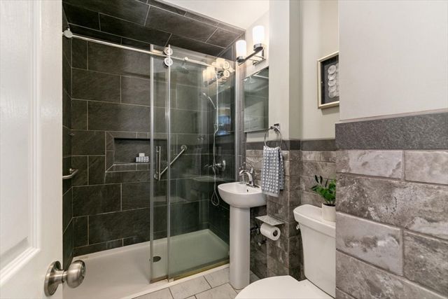 51 Superior Ave, Dracut, MA 01826