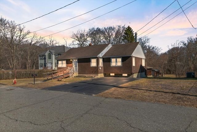 51 Superior Ave, Dracut, MA 01826