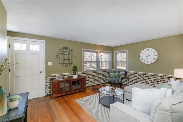 51 Superior Ave, Dracut, MA 01826