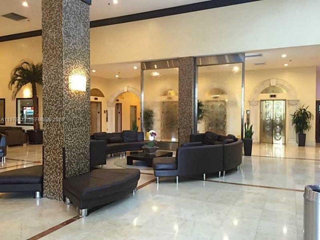 19201 COLLINS AV 432, Sunny Isles Beach, FL 33160