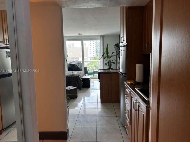 19201 COLLINS AV 432, Sunny Isles Beach, FL 33160