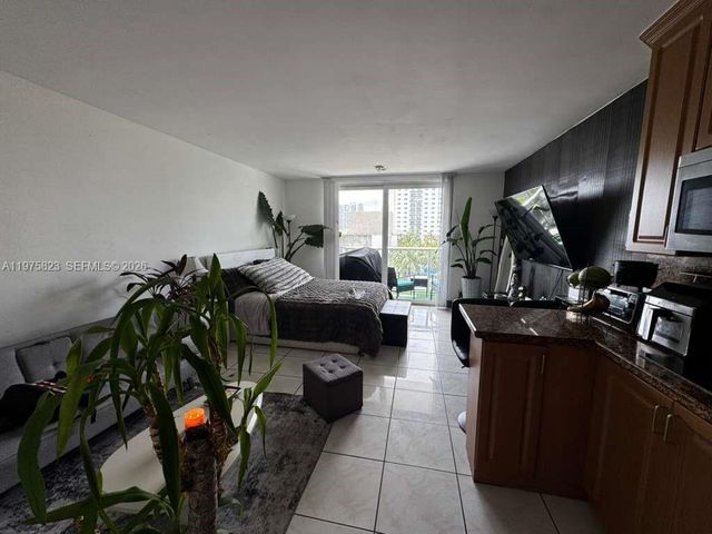 19201 COLLINS AV 432, Sunny Isles Beach, FL 33160