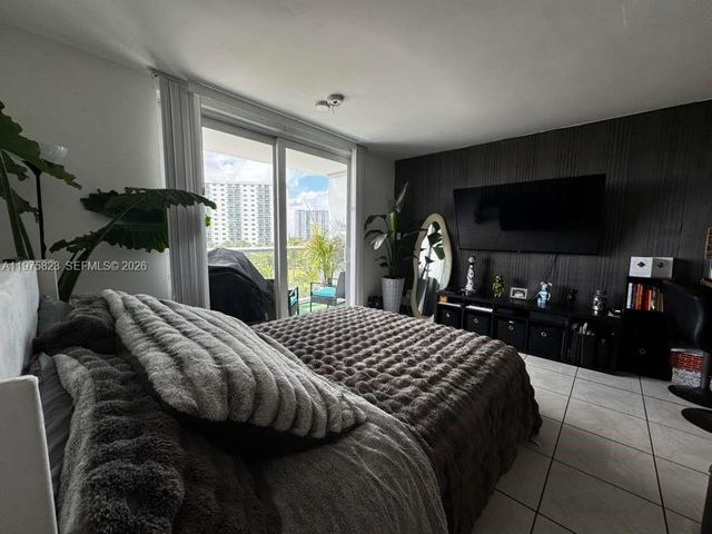 19201 COLLINS AV 432, Sunny Isles Beach, FL 33160