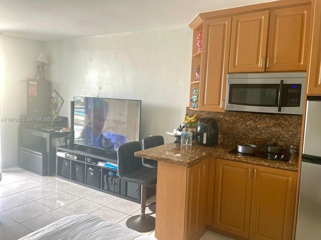 19201 COLLINS AV 432, Sunny Isles Beach, FL 33160