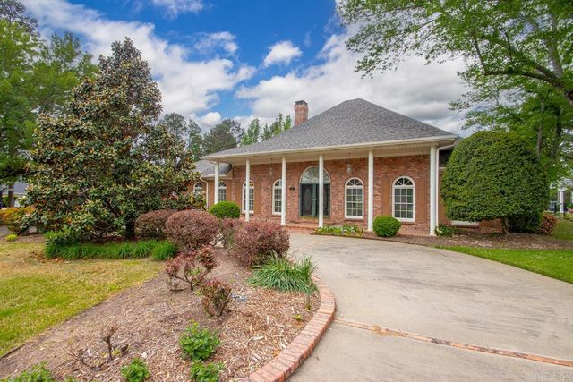 46 Masters Place Drive, Maumelle, AR 72113