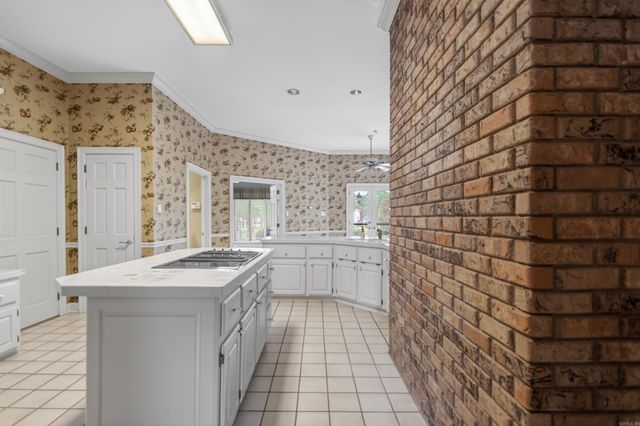 46 Masters Place Drive, Maumelle, AR 72113