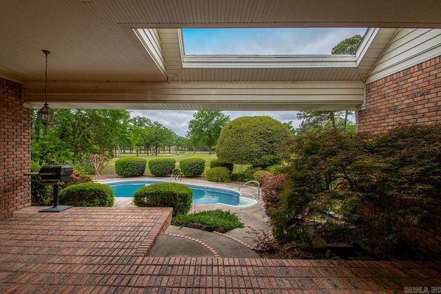 46 Masters Place Drive, Maumelle, AR 72113