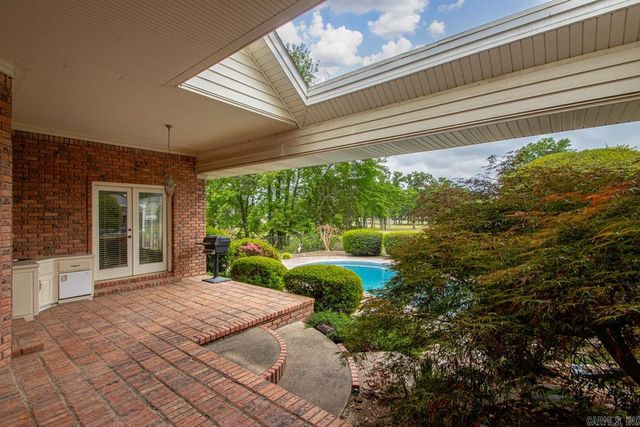 46 Masters Place Drive, Maumelle, AR 72113