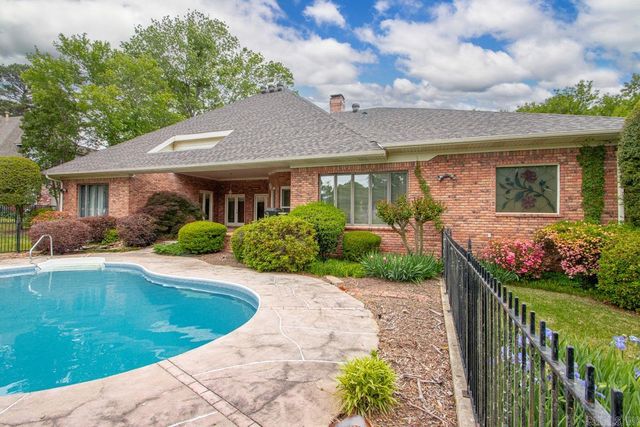 46 Masters Place Drive, Maumelle, AR 72113