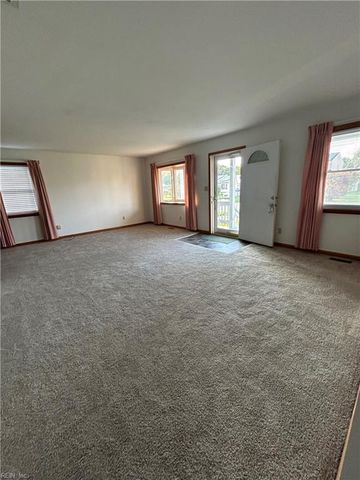 833 Thames DR, Hampton, VA 23666