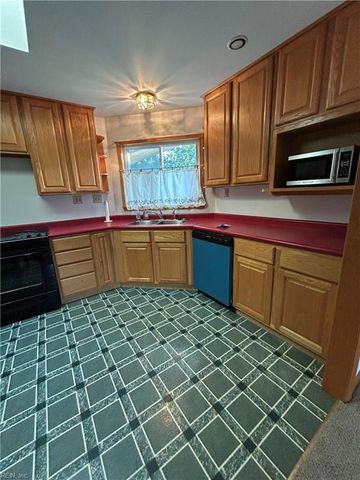 833 Thames DR, Hampton, VA 23666