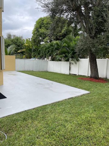 191 NW 152nd Lane, Pembroke Pines, FL 33028