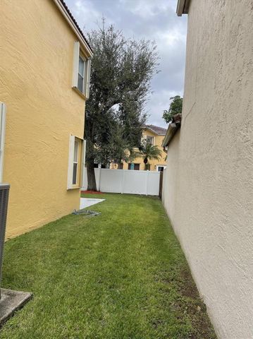 191 NW 152nd Lane, Pembroke Pines, FL 33028