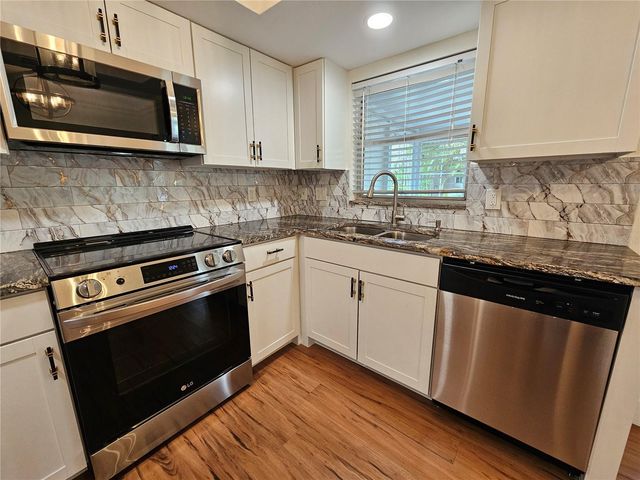 659 N JEFFERSON AVENUE 659, Sarasota, FL 34237