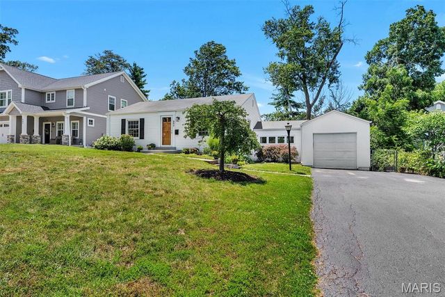 849 Glendower Drive, Kirkwood, MO 63122