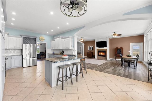 28265 Overbrook Road, Paola, KS 66071