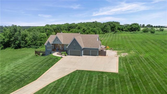 28265 Overbrook Road, Paola, KS 66071