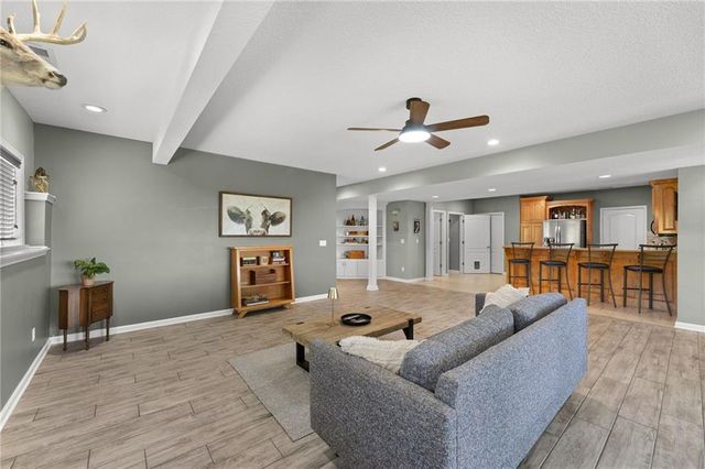 28265 Overbrook Road, Paola, KS 66071