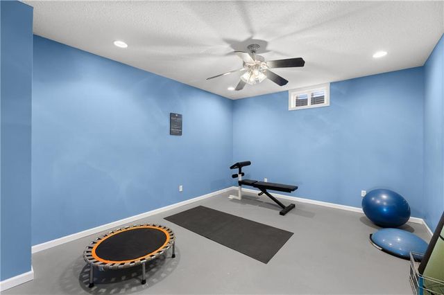 28265 Overbrook Road, Paola, KS 66071