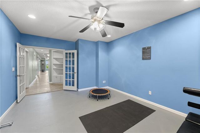 28265 Overbrook Road, Paola, KS 66071