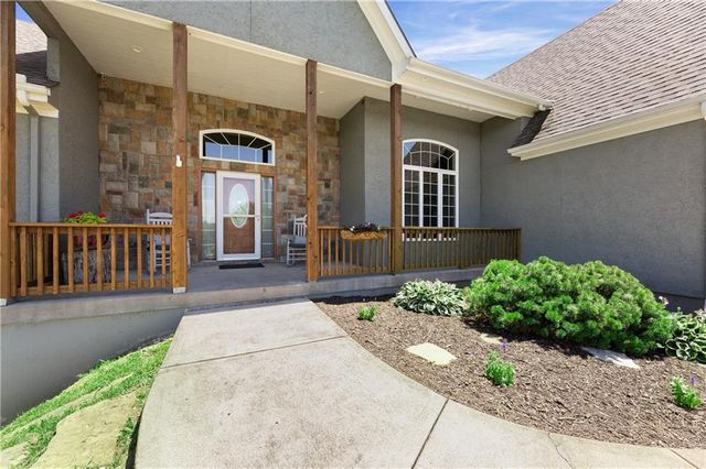 28265 Overbrook Road, Paola, KS 66071