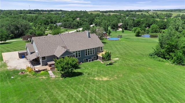 28265 Overbrook Road, Paola, KS 66071