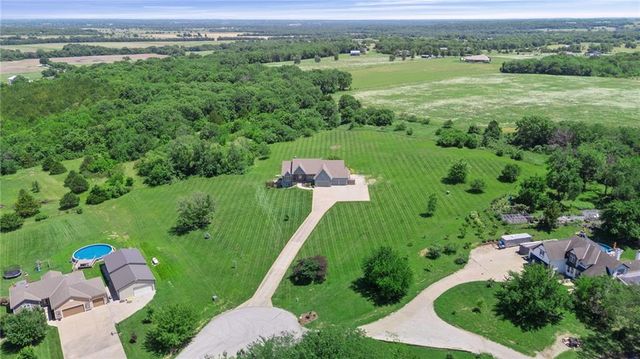 28265 Overbrook Road, Paola, KS 66071