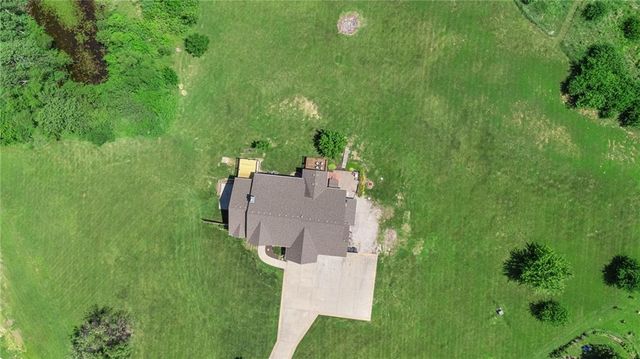 28265 Overbrook Road, Paola, KS 66071