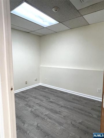 961 Teaneck Road, Teaneck, NJ 07666