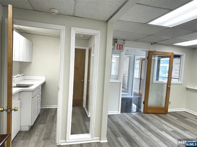 961 Teaneck Road, Teaneck, NJ 07666