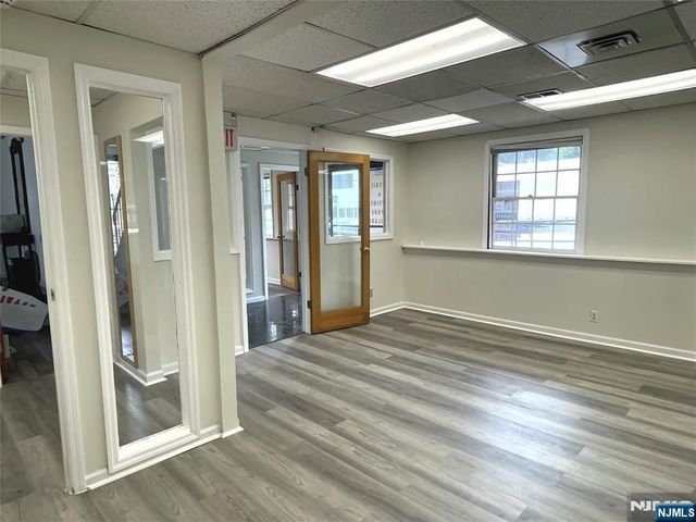 961 Teaneck Road, Teaneck, NJ 07666