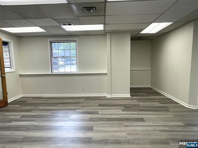 961 Teaneck Road, Teaneck, NJ 07666