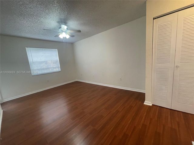 2811 N Oakland Forest Drive 206, Oakland Park, FL 33309