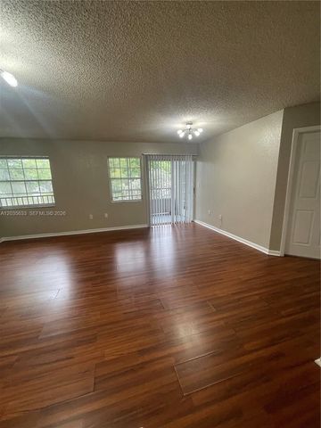 2811 N Oakland Forest Drive 206, Oakland Park, FL 33309