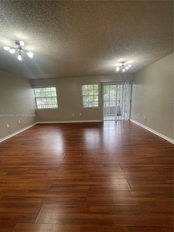 2811 N Oakland Forest Drive 206, Oakland Park, FL 33309